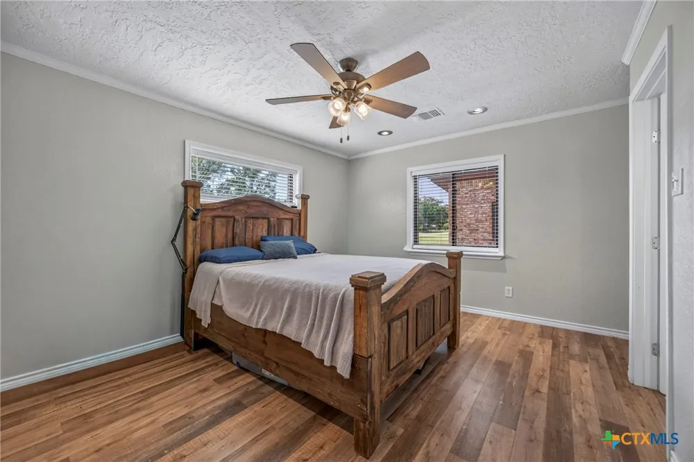 1304 Walker Street Gonzales, TX 78629