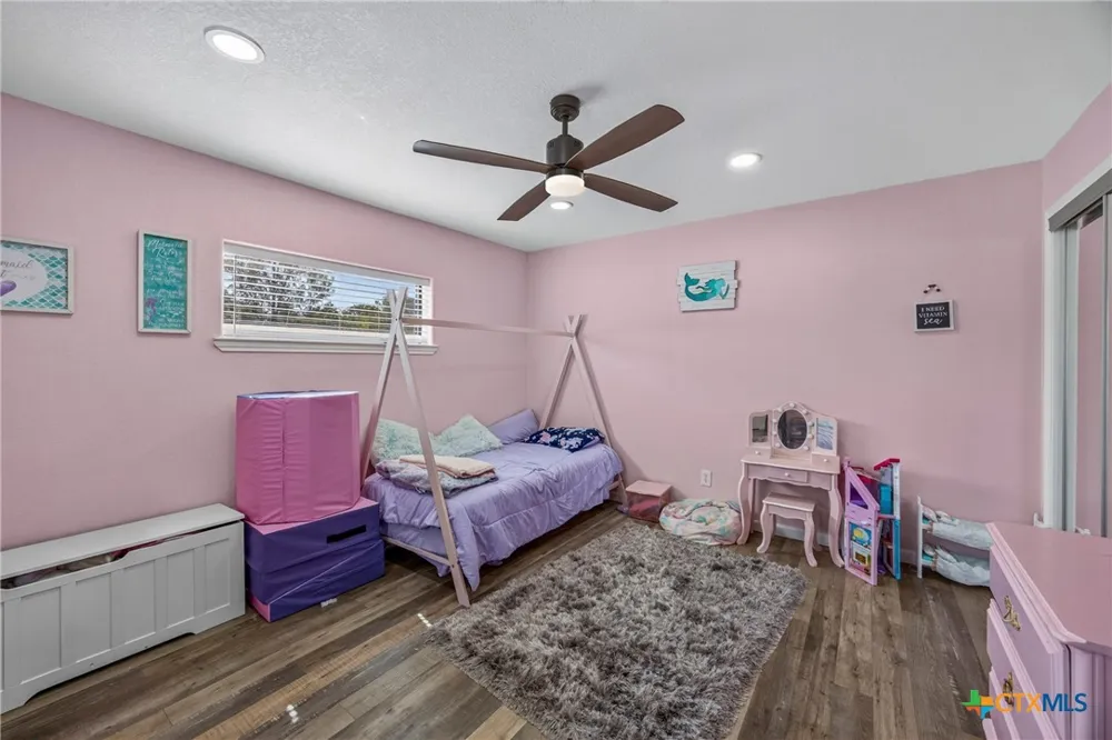 1304 Walker Street Gonzales, TX 78629