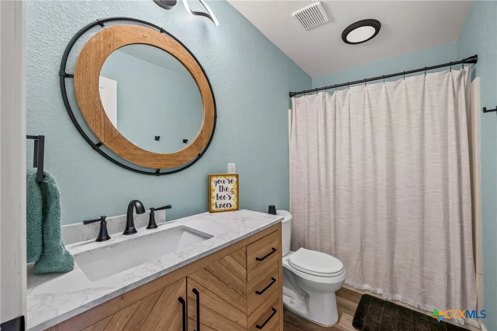1304 Walker Street Gonzales, TX 78629