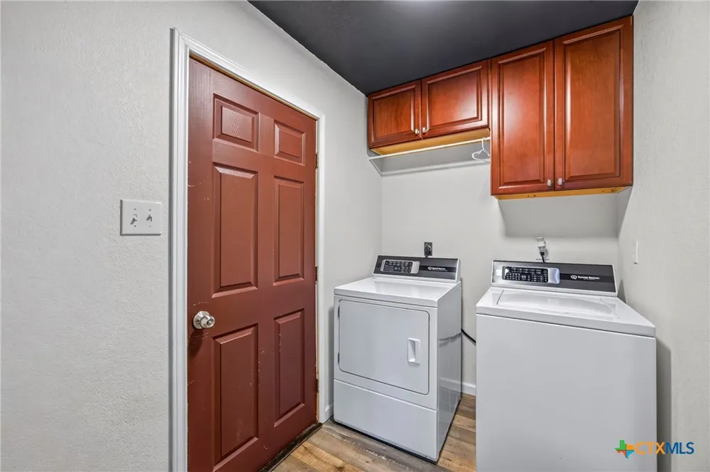 1304 Walker Street Gonzales, TX 78629