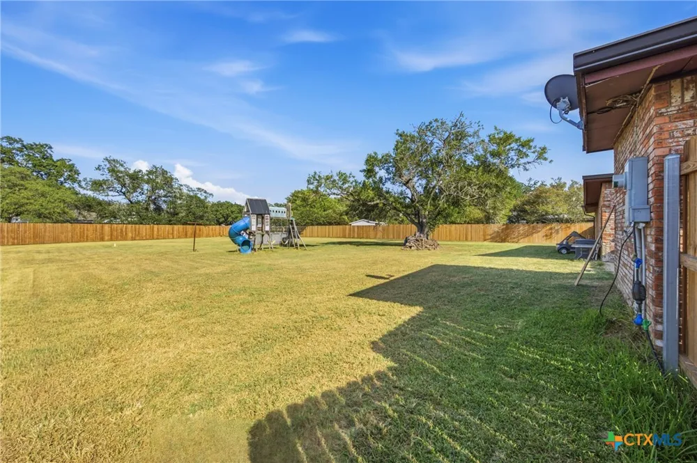 1304 Walker Street Gonzales, TX 78629