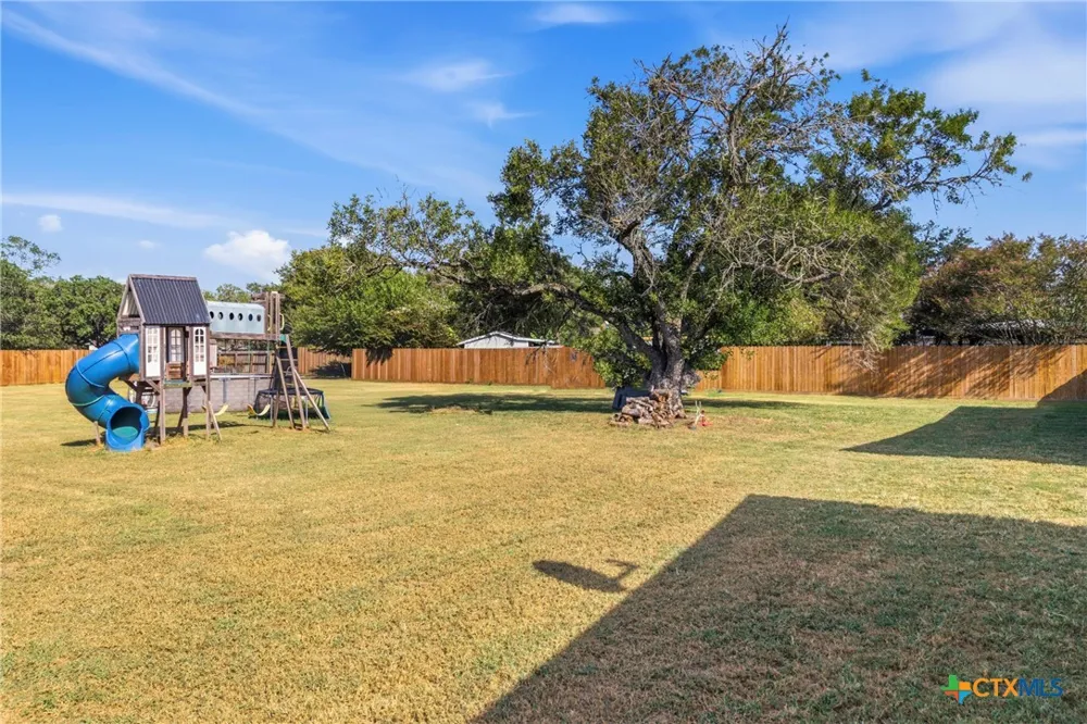1304 Walker Street Gonzales, TX 78629