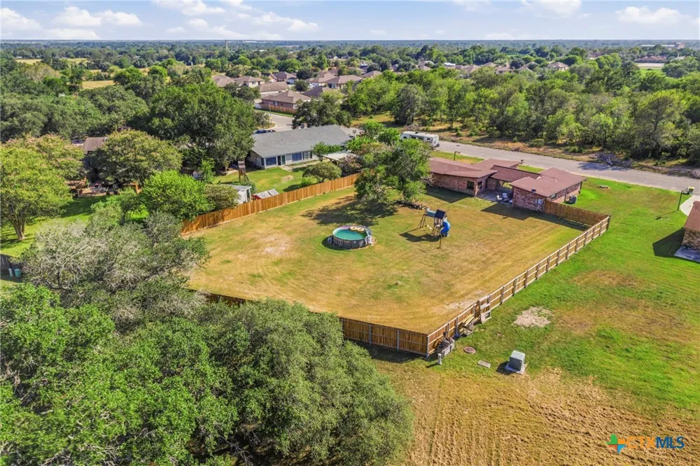 1304 Walker Street Gonzales, TX 78629