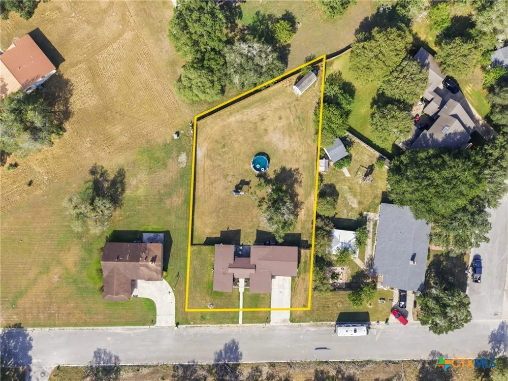 1304 Walker Street Gonzales, TX 78629