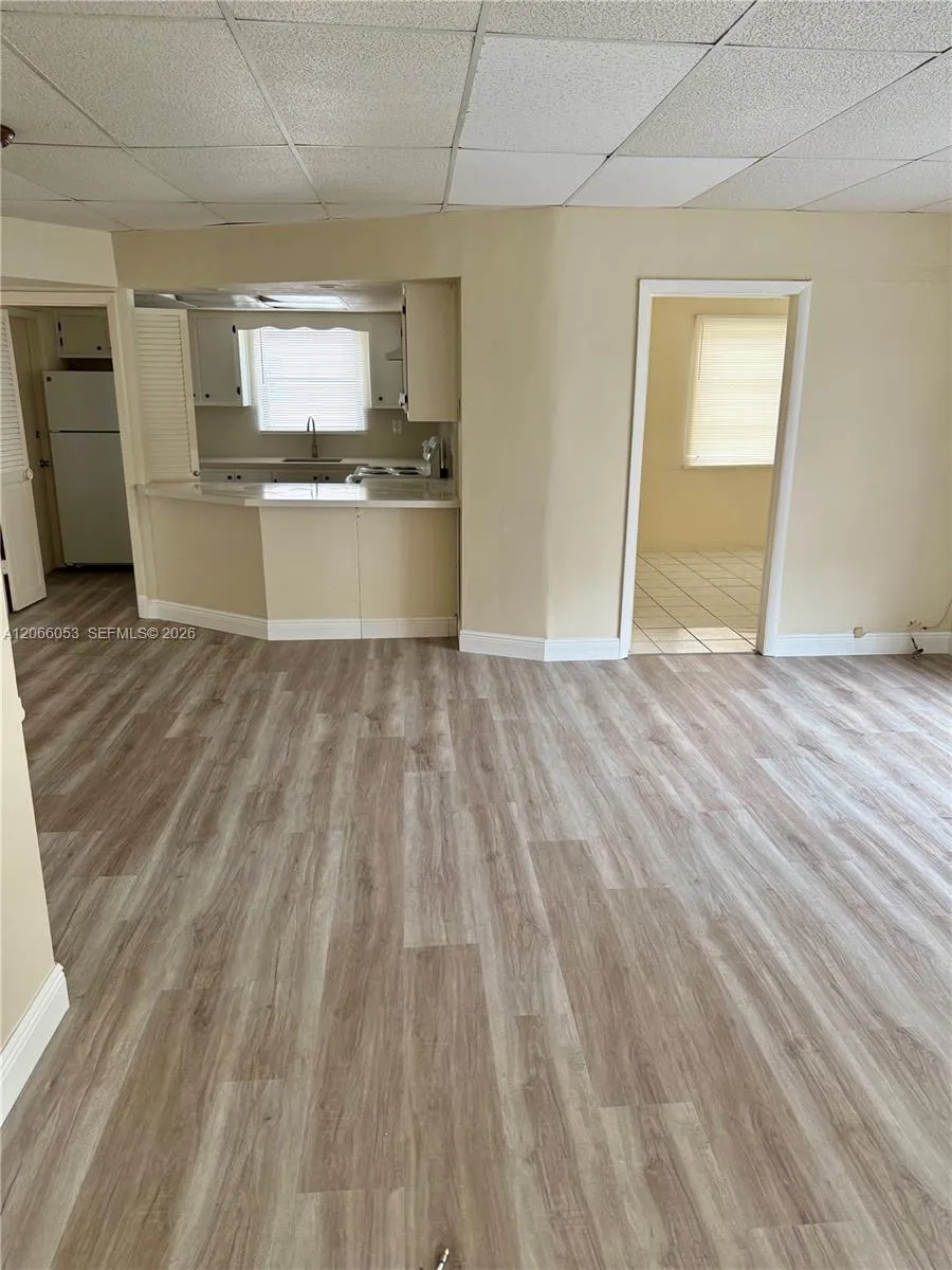 9390 E Bay Harbor Dr #10 Bay Harbor Islands, FL 33154