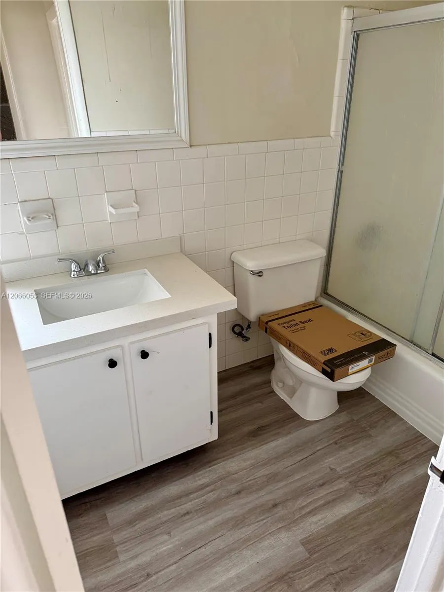 9390 E Bay Harbor Dr #10 Bay Harbor Islands, FL 33154