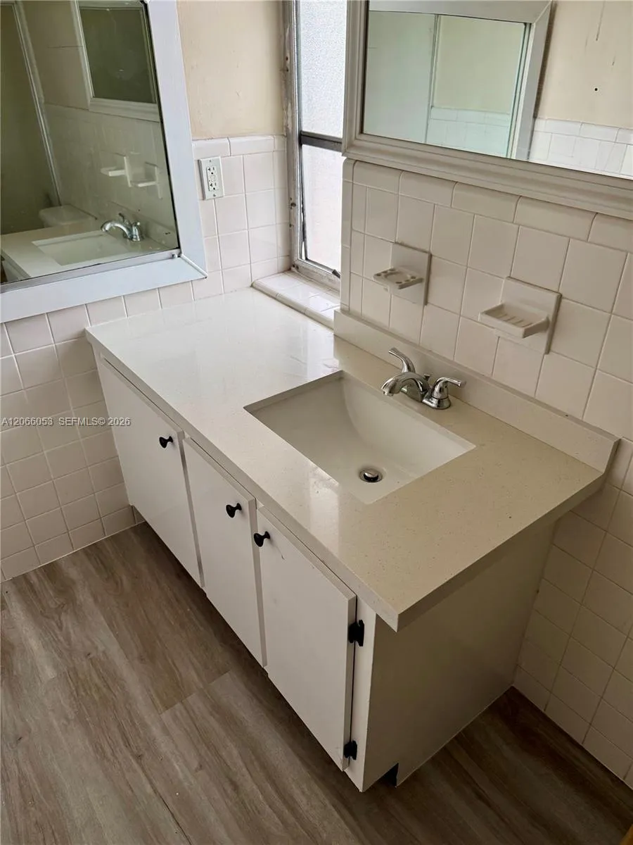 9390 E Bay Harbor Dr #10 Bay Harbor Islands, FL 33154
