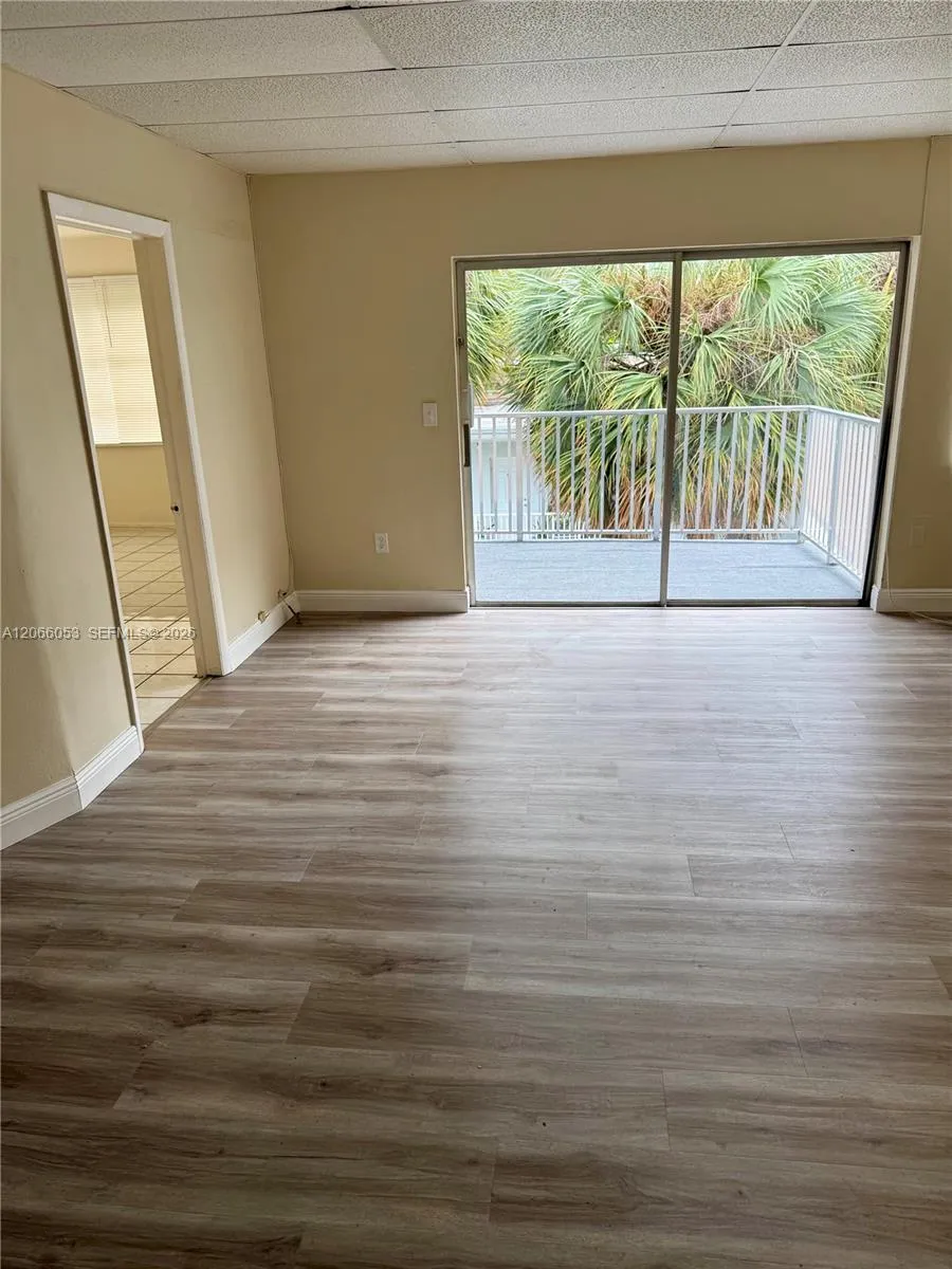 9390 E Bay Harbor Dr #10 Bay Harbor Islands, FL 33154