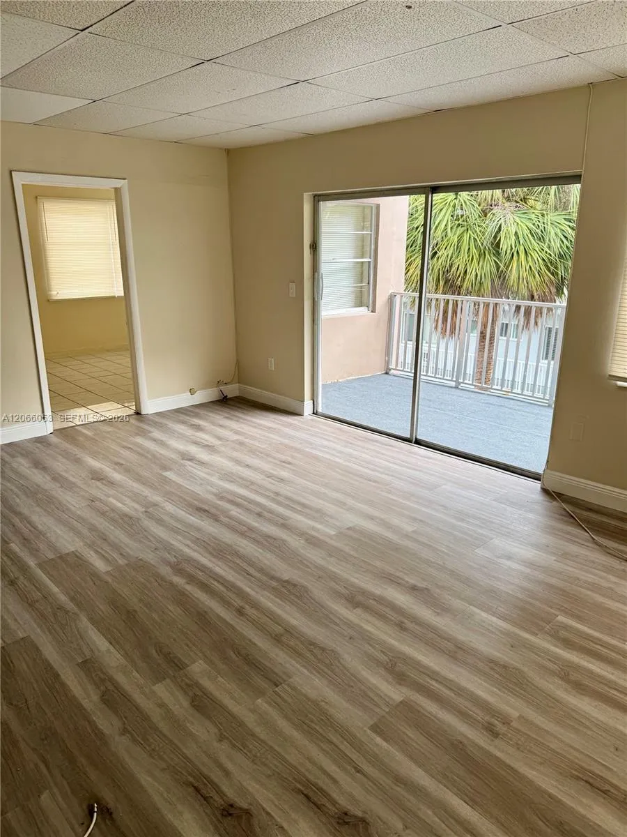 9390 E Bay Harbor Dr #10 Bay Harbor Islands, FL 33154