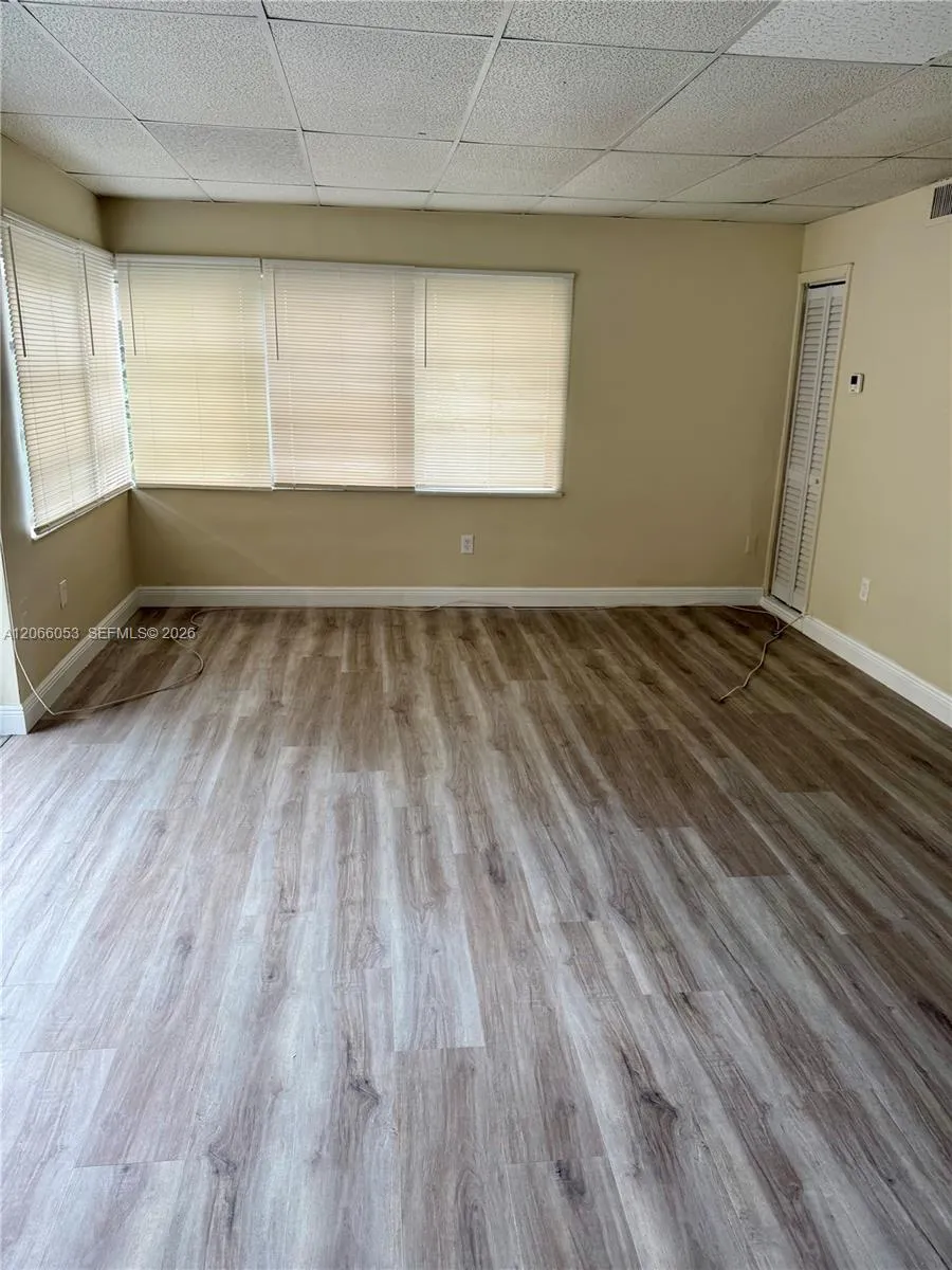 9390 E Bay Harbor Dr #10 Bay Harbor Islands, FL 33154