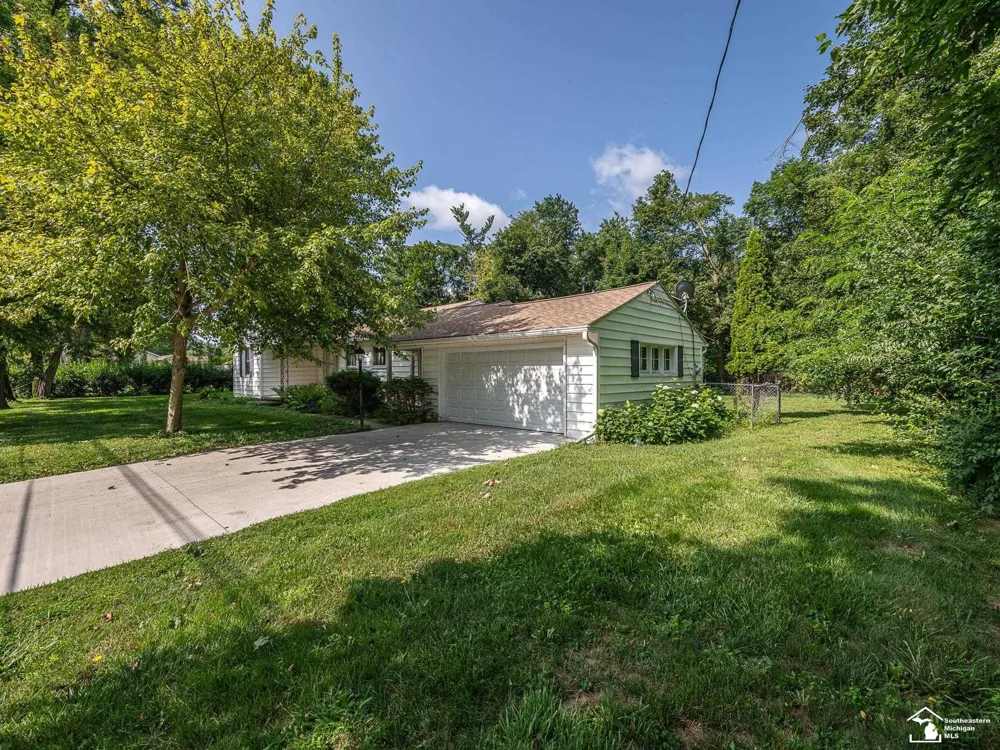 203 S Adrian Street Tecumseh City, MI 49286