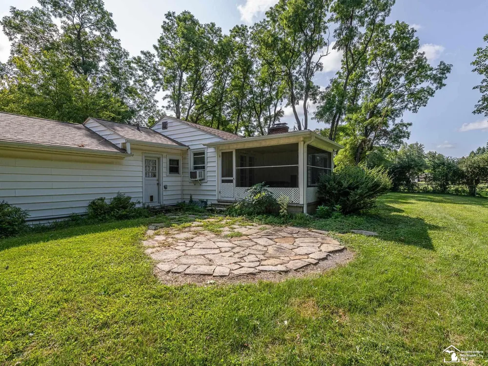 203 S Adrian Street Tecumseh City, MI 49286