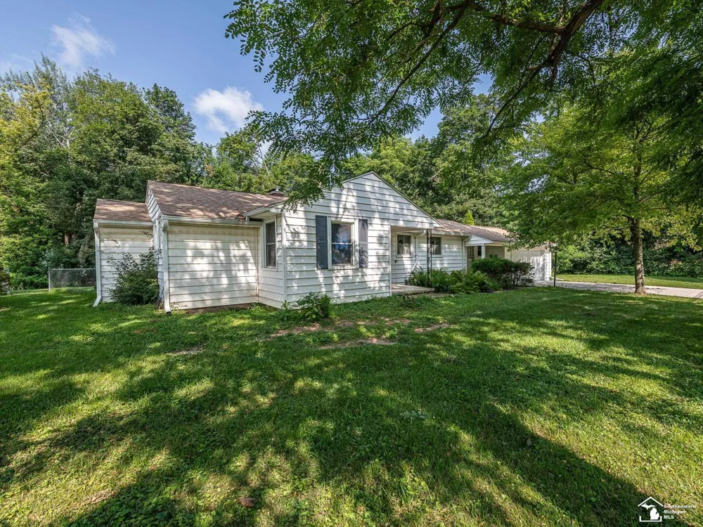 203 S Adrian Street Tecumseh City, MI 49286