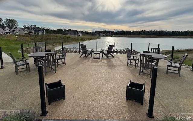 2352 Provencal Drive Commerce Charter Township, MI 48382