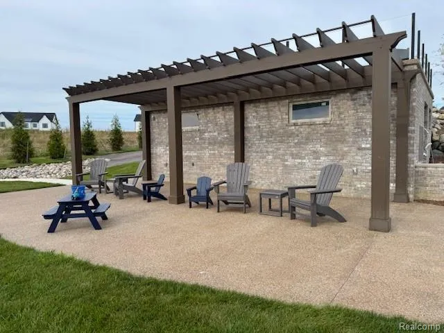 2352 Provencal Drive Commerce Charter Township, MI 48382