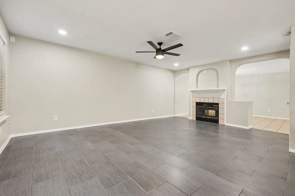 2016 Cardinal Lane Lewisville, TX 75077