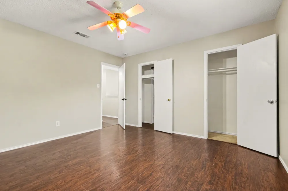 2016 Cardinal Lane Lewisville, TX 75077