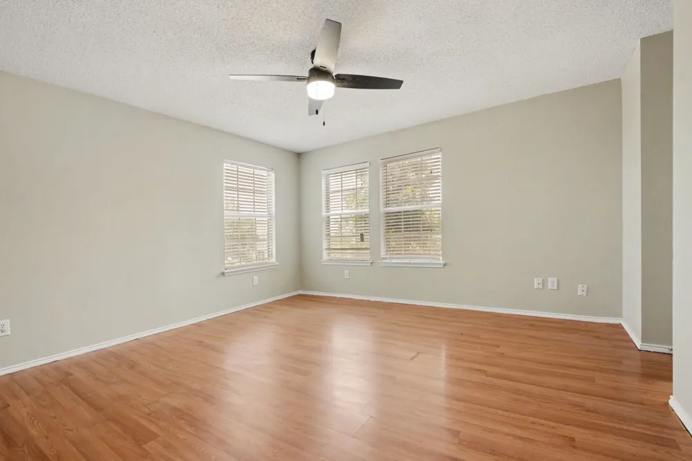 2016 Cardinal Lane Lewisville, TX 75077