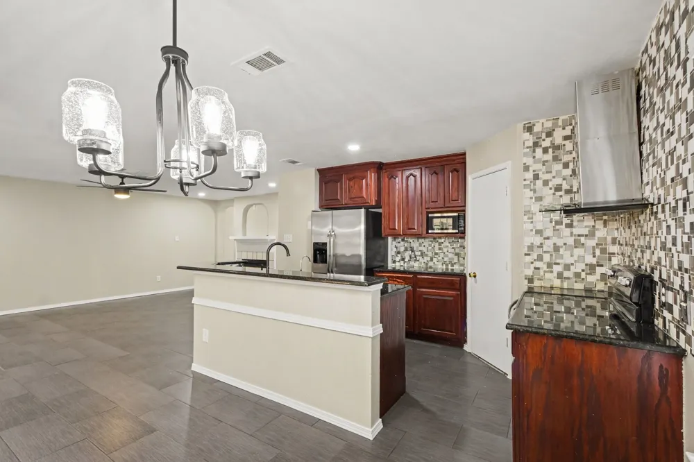 2016 Cardinal Lane Lewisville, TX 75077