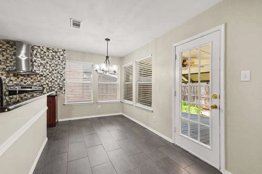2016 Cardinal Lane Lewisville, TX 75077