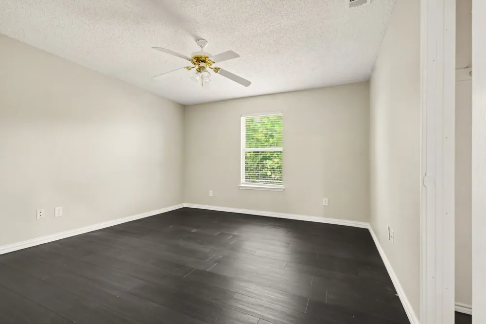 2016 Cardinal Lane Lewisville, TX 75077