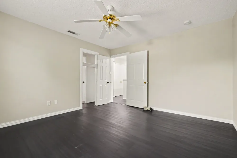 2016 Cardinal Lane Lewisville, TX 75077