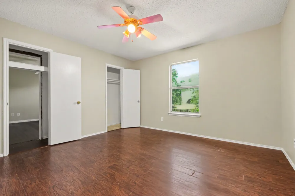 2016 Cardinal Lane Lewisville, TX 75077