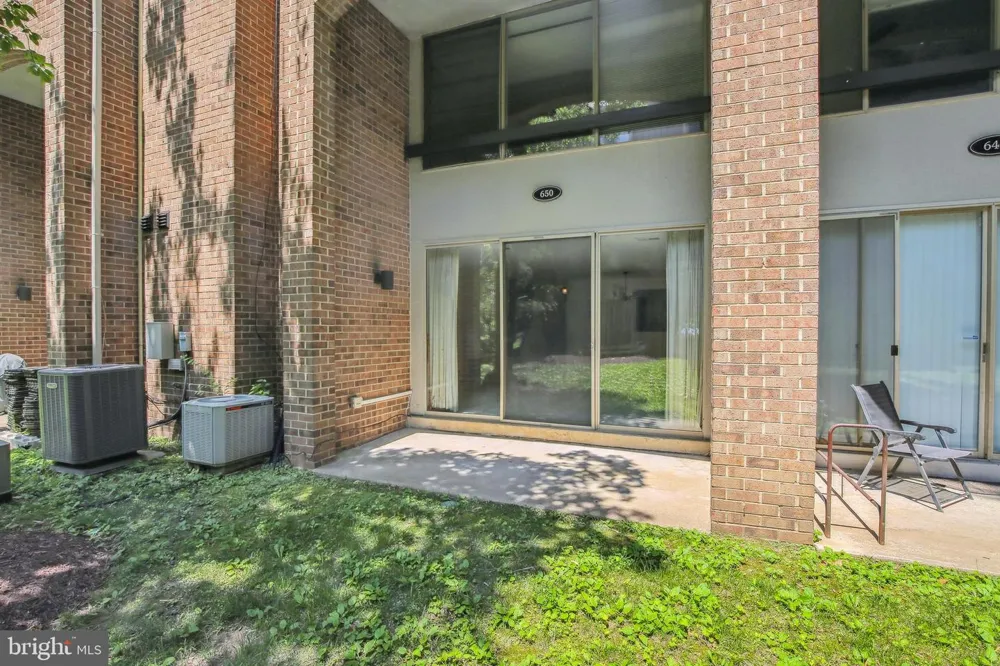 650 15TH STREET S #1 Arlington, VA 22202