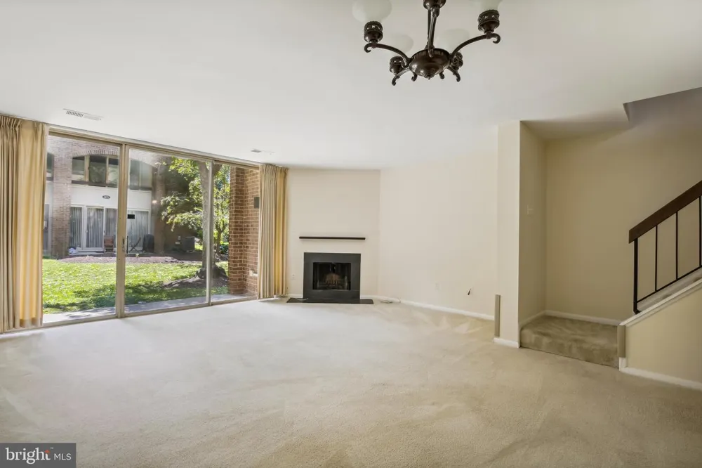 650 15TH STREET S #1 Arlington, VA 22202