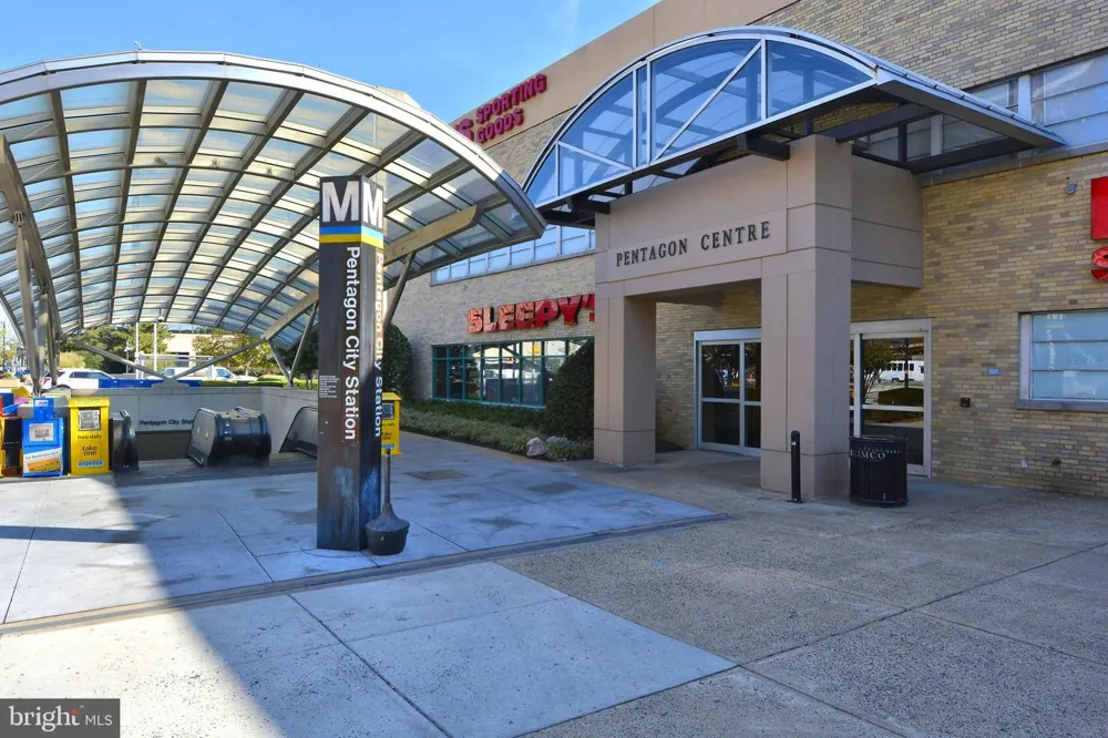 650 15TH STREET S #1 Arlington, VA 22202