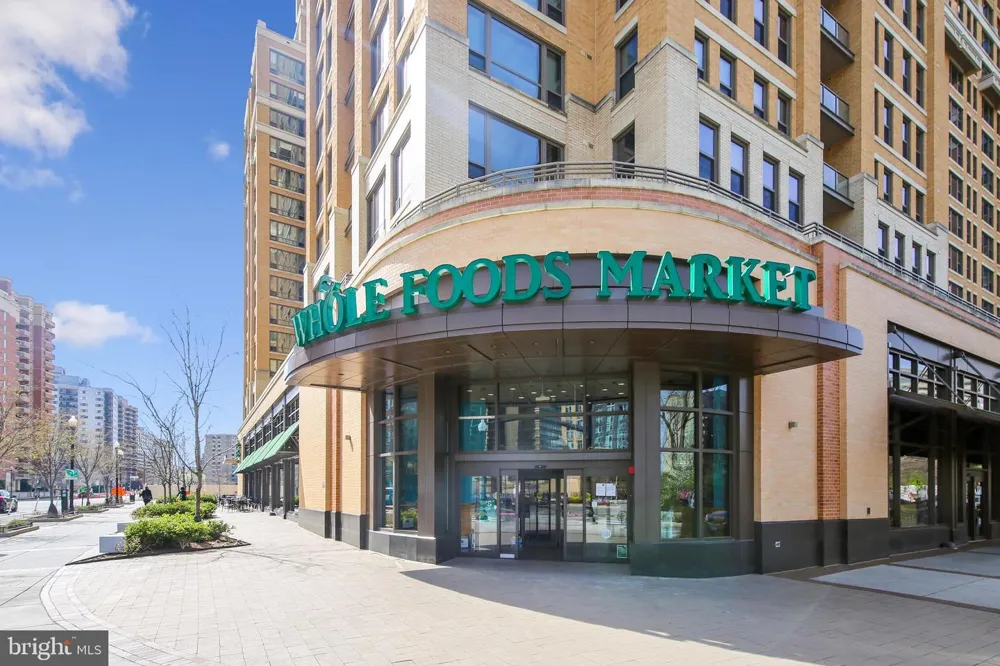 650 15TH STREET S #1 Arlington, VA 22202