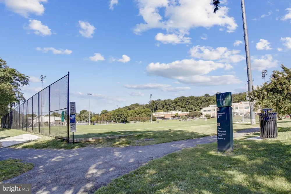 650 15TH STREET S #1 Arlington, VA 22202