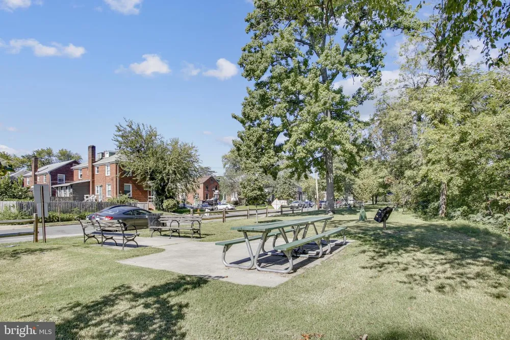 650 15TH STREET S #1 Arlington, VA 22202