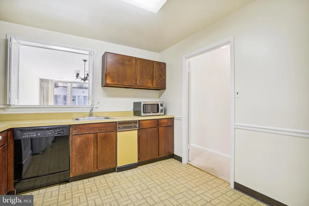 650 15TH STREET S #1 Arlington, VA 22202