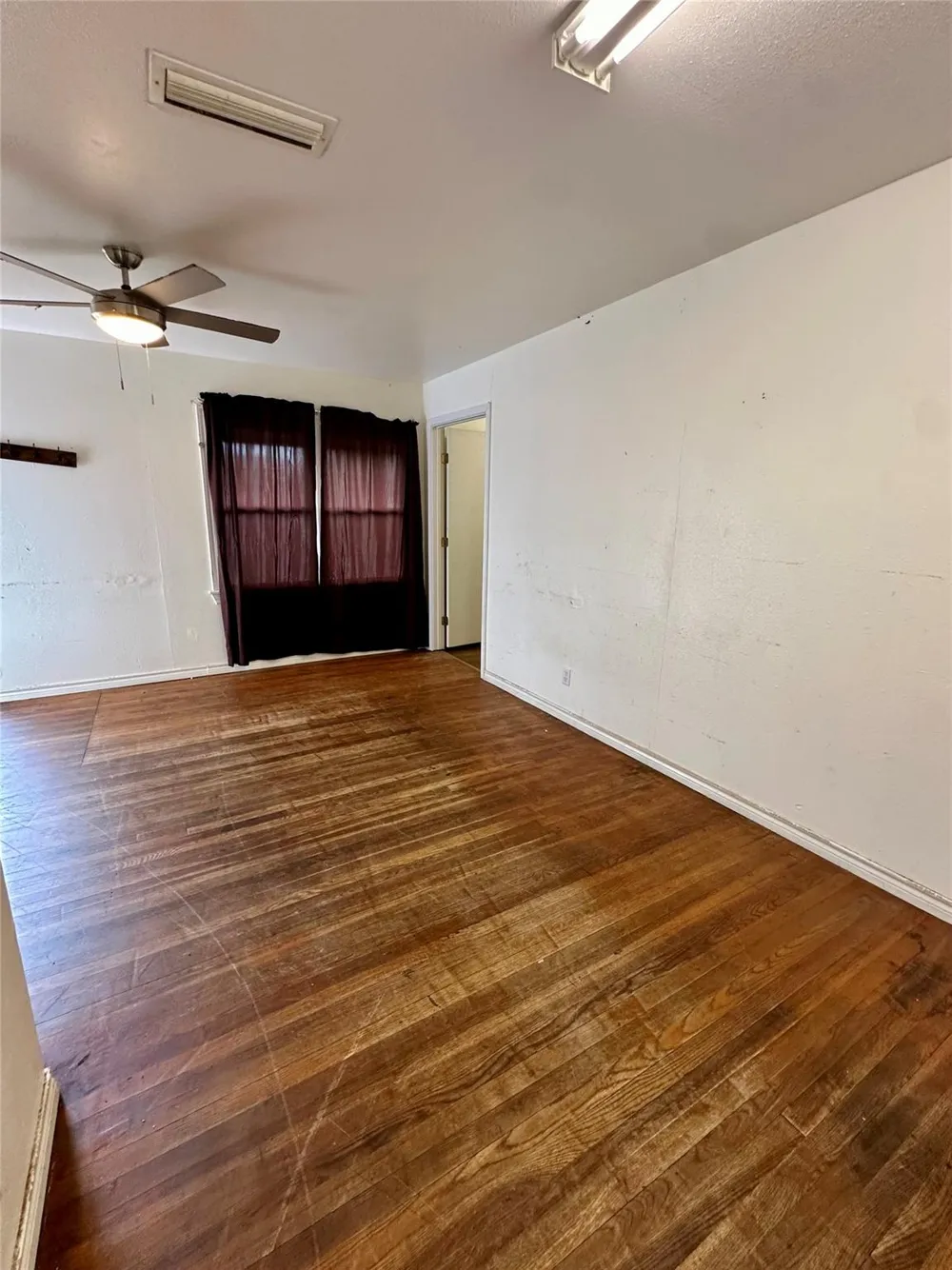 308 Dallas Street Groesbeck, TX 76642