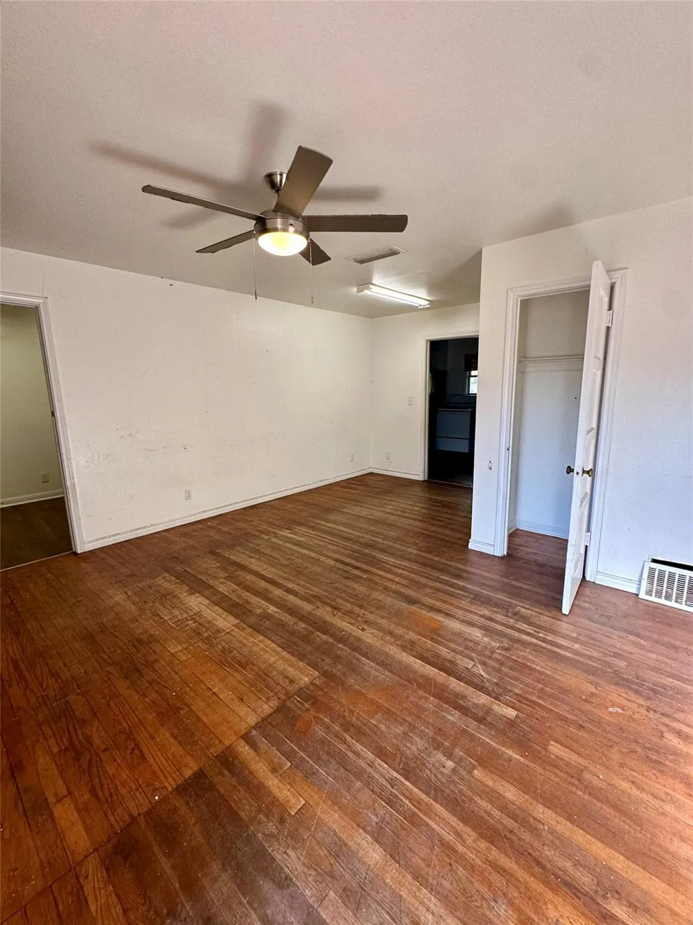308 Dallas Street Groesbeck, TX 76642