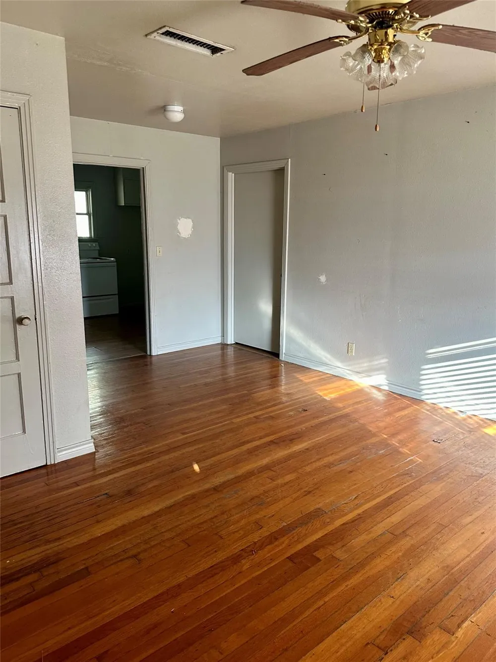 308 Dallas Street Groesbeck, TX 76642