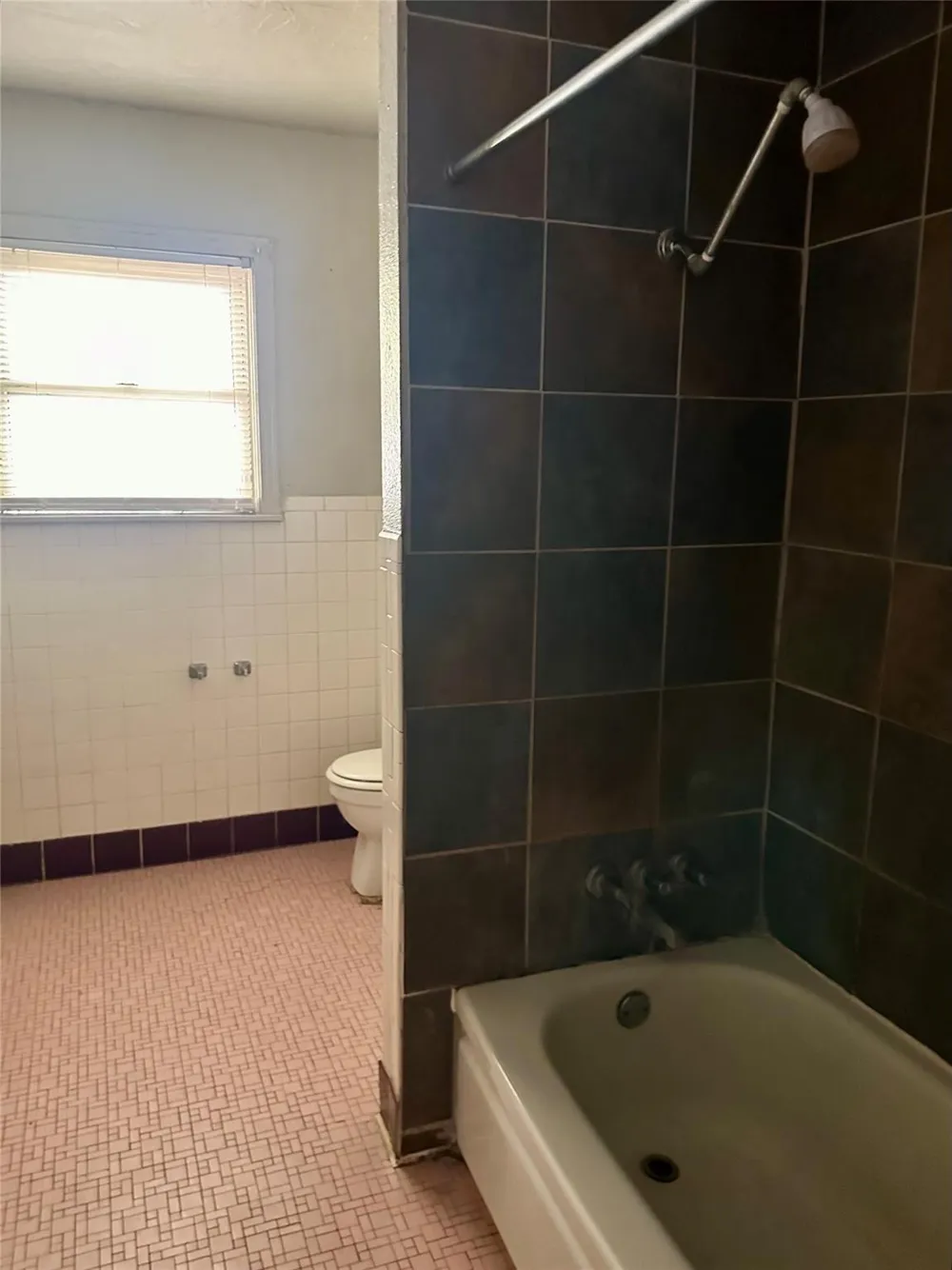 308 Dallas Street Groesbeck, TX 76642