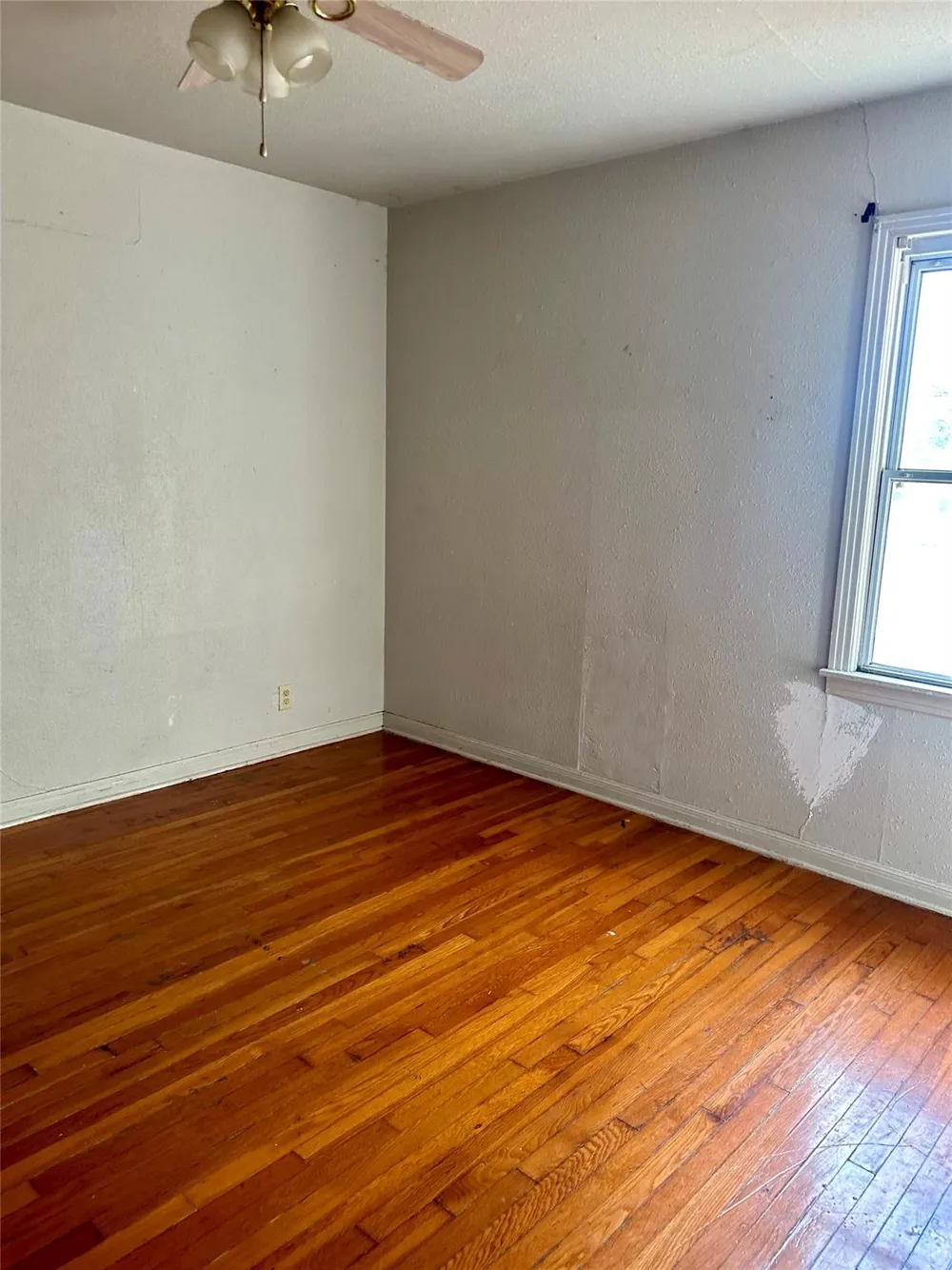 308 Dallas Street Groesbeck, TX 76642