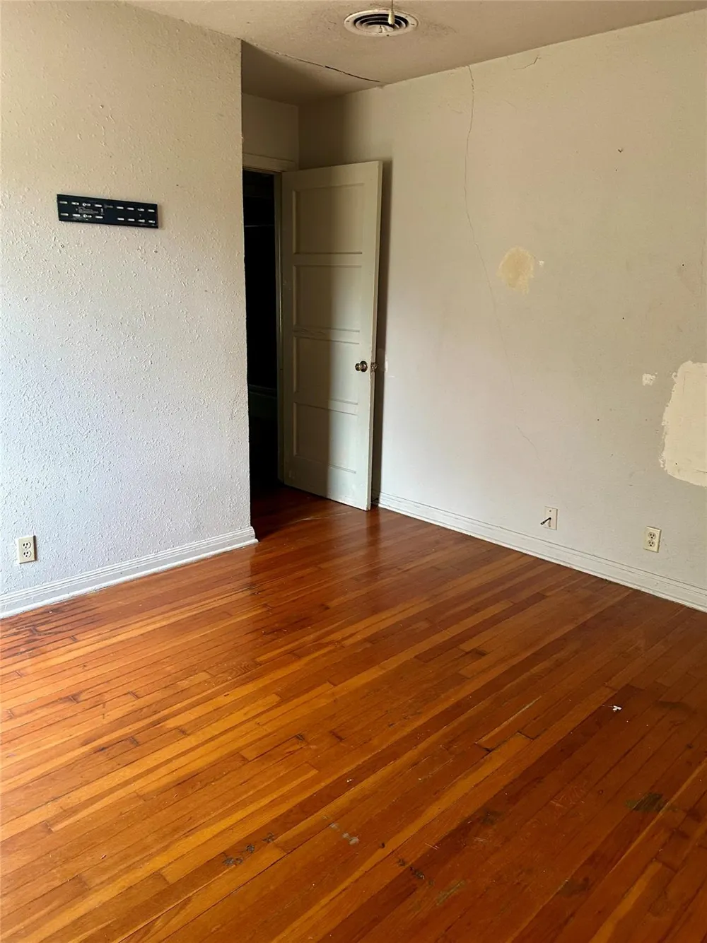 308 Dallas Street Groesbeck, TX 76642