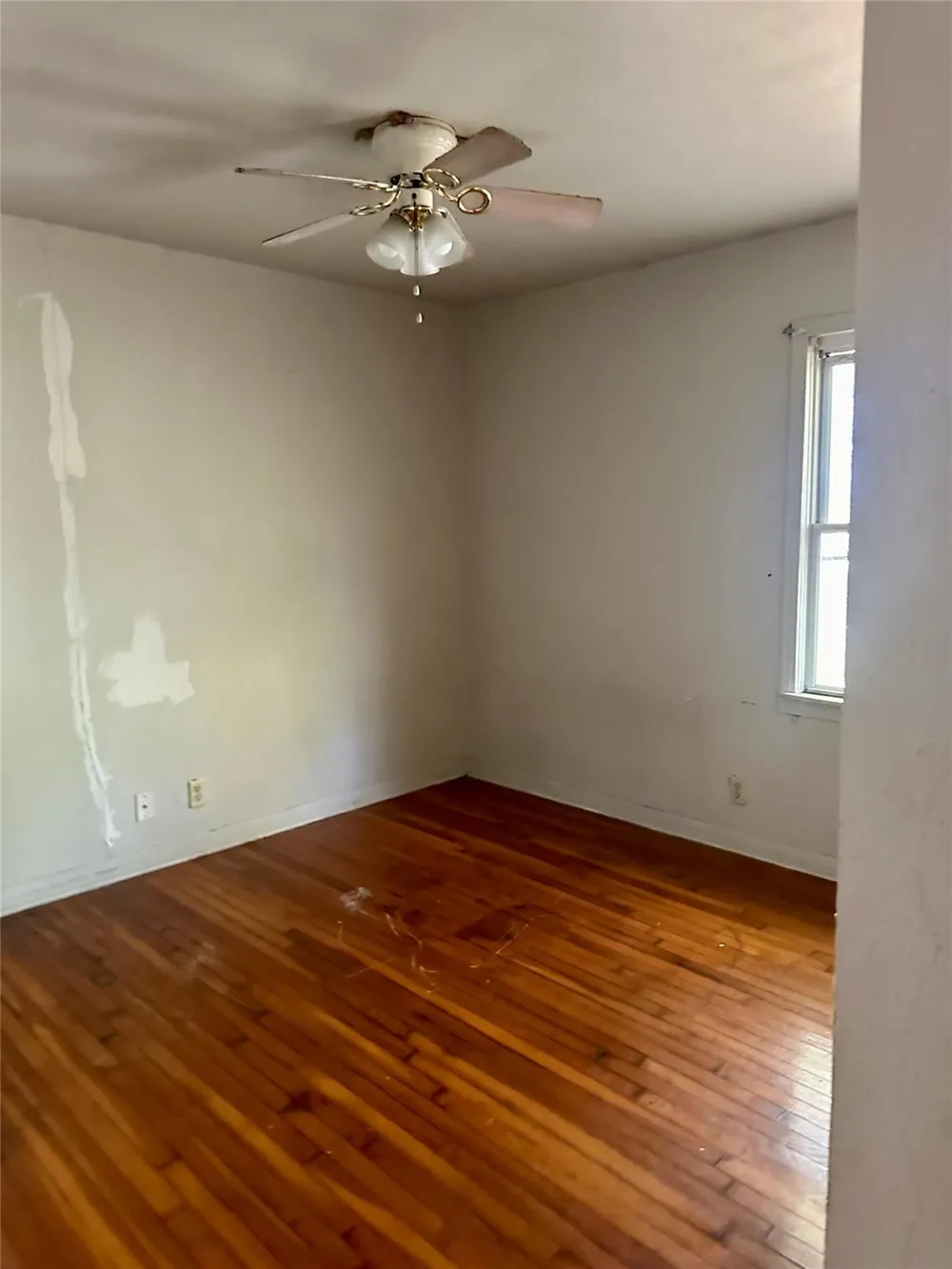 308 Dallas Street Groesbeck, TX 76642