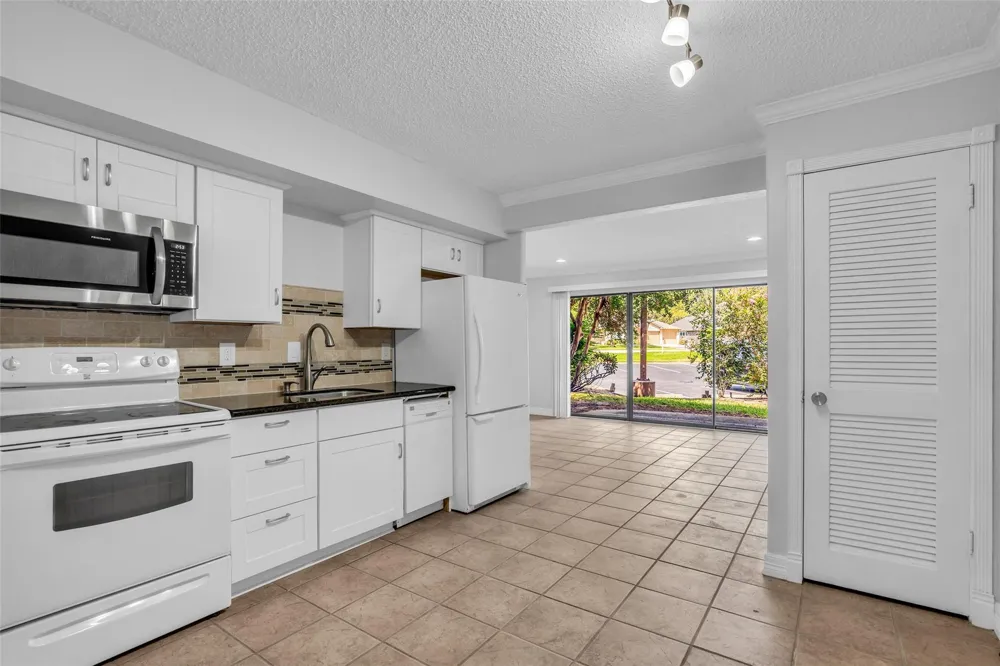 12900 Walden Road #703G Montgomery, TX 77356