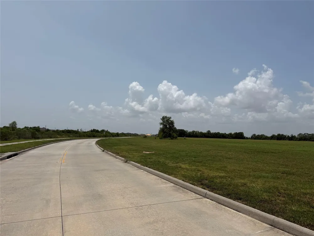 Gill Parkway Mont Belvieu, TX 77523