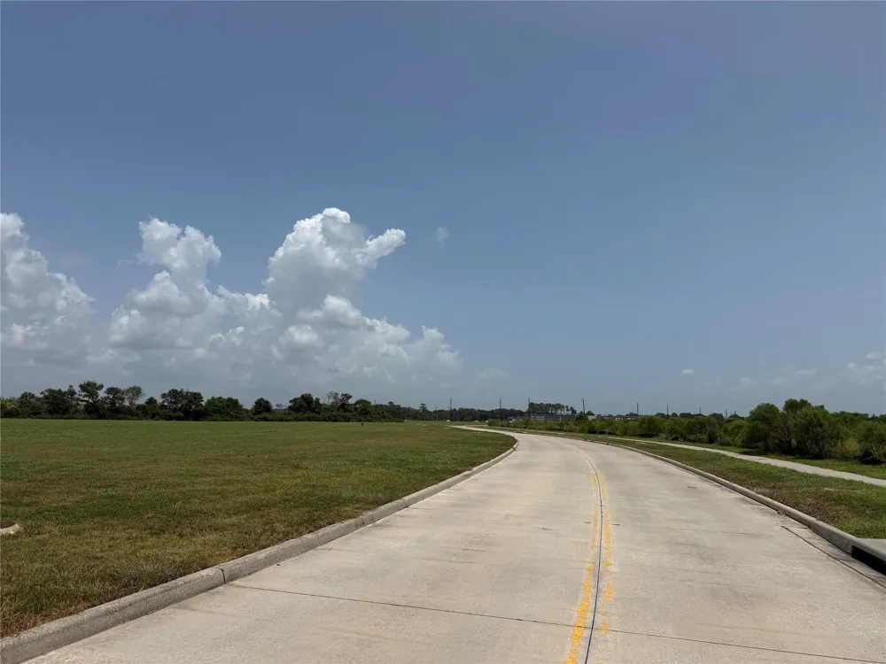Gill Parkway Mont Belvieu, TX 77523