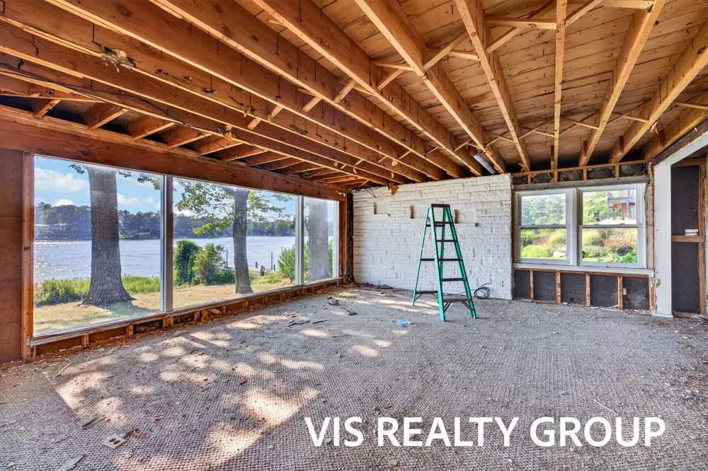 18295 Fruitport Road Spring Lake, MI 49456