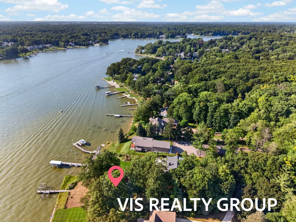 18295 Fruitport Road Spring Lake, MI 49456