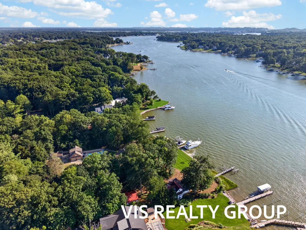 18295 Fruitport Road Spring Lake, MI 49456