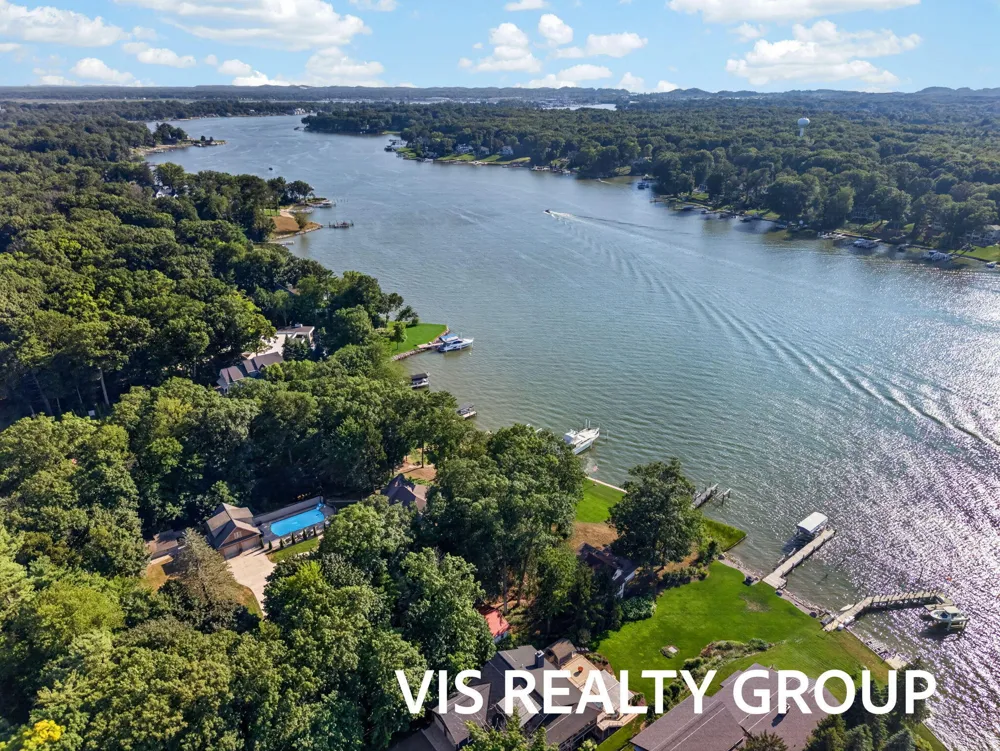 18295 Fruitport Road Spring Lake, MI 49456