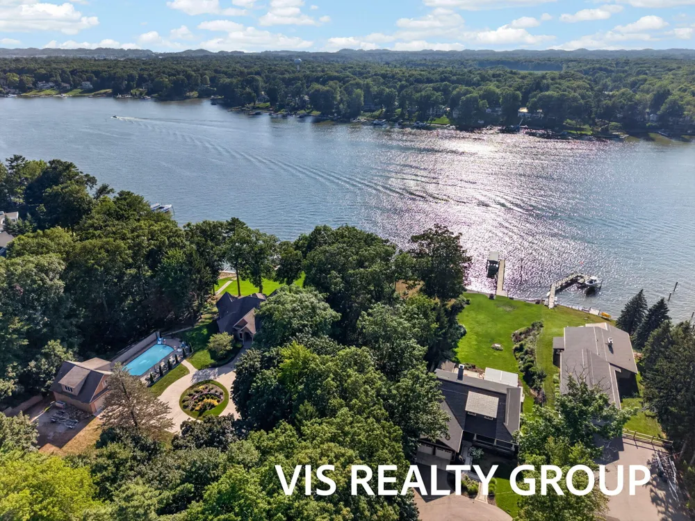 18295 Fruitport Road Spring Lake, MI 49456