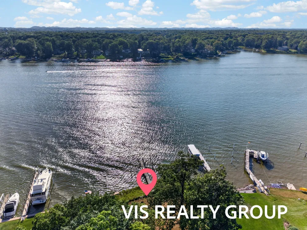 18295 Fruitport Road Spring Lake, MI 49456